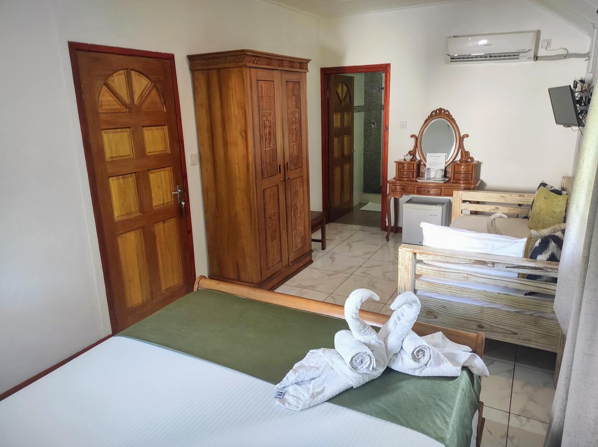 Lucy'S Guesthouse La Digue Room photo